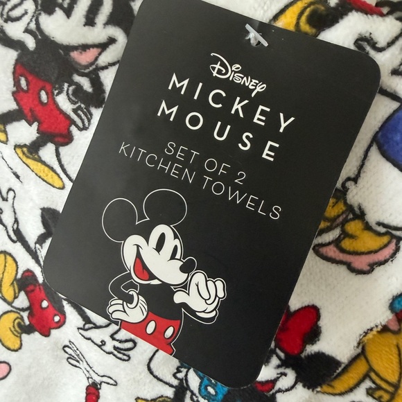 Disney Mickey Mouse and Friends Kitchen Towels Set Of 2 Minnie Donald Duck Pluto - Picture 8 of 10